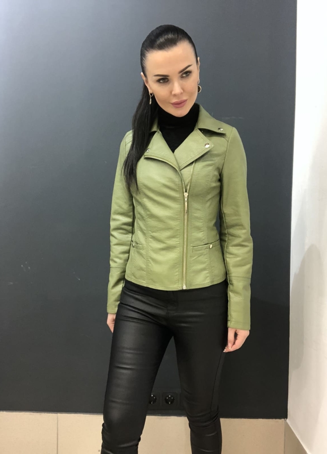 Куртка женская модель № 1555 меха малина