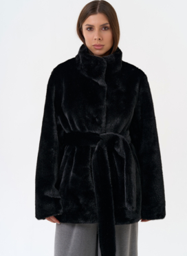 Женская шуба из эко меха в черном цвете