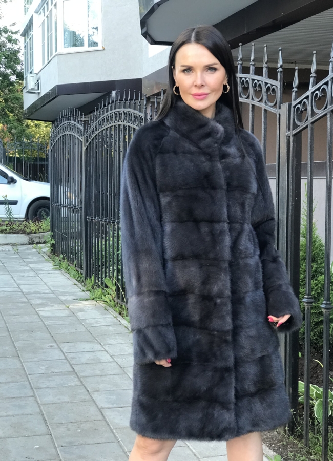 Норковая шуба с воротником стойкой в цвете графит модель № 1045 меха малина