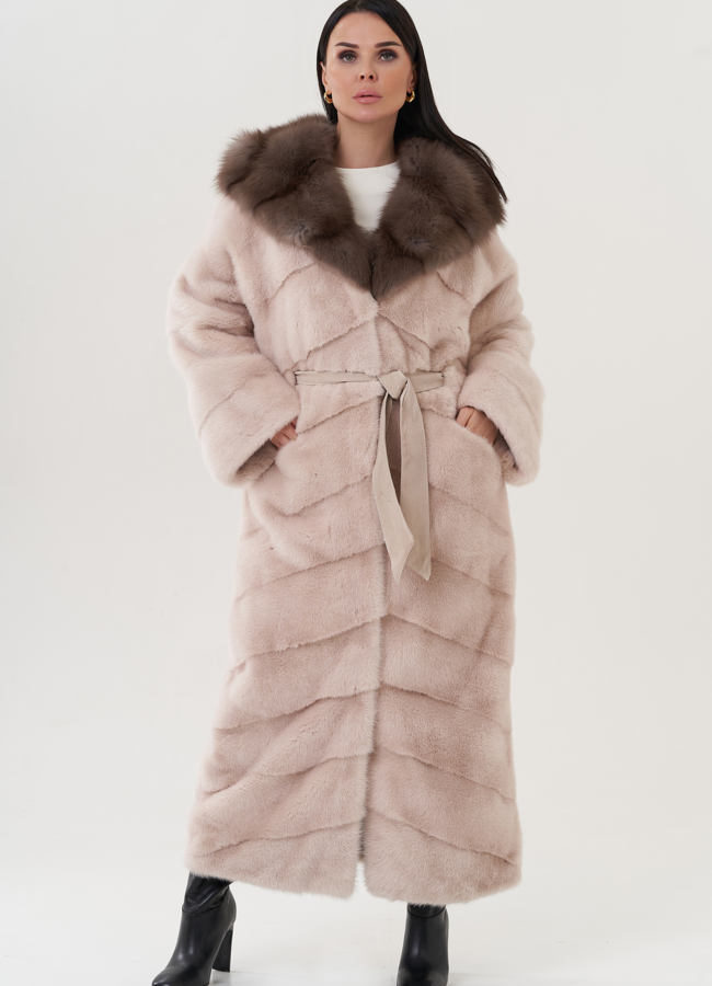 Шуба из норки с капюшоном  из куницы модель № 25812 универмаг малина