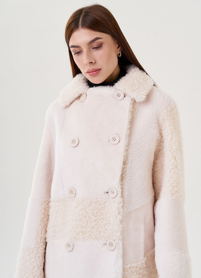 Светлое пальто из искусственного меха модель № 79327 универмаг малина