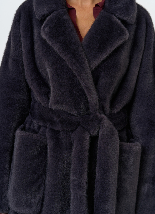 Женское пальто из эко меха с поясом модель № 31500 универмаг малина Женское пальто из эко меха с поясом модель № 31500 универмаг малина