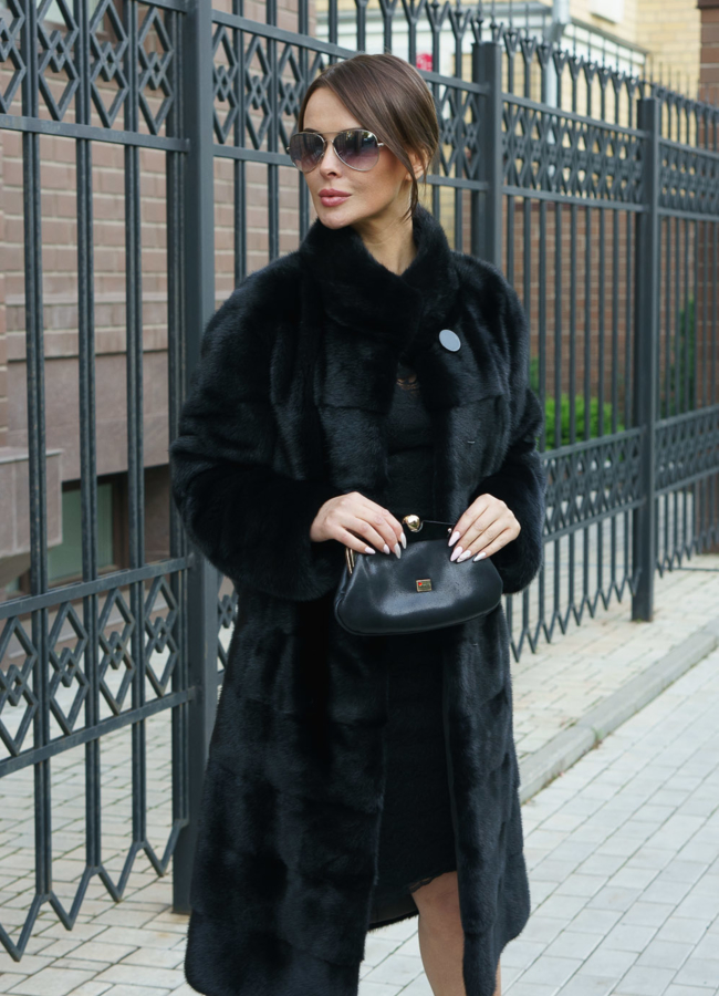 Шуба из скандинавской норки модель № S-452 меха малина