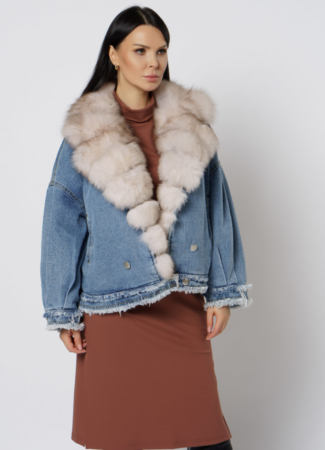 Утепеленная джинсовая куртка с отделкой из песца модель № 21829 в рассрочку