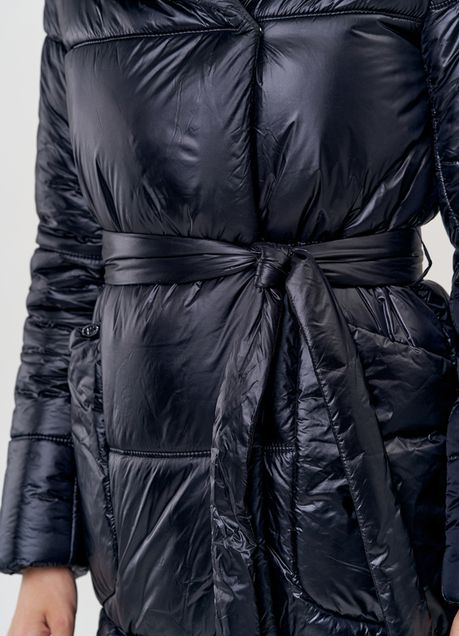 Женский пуховик в черном цвете модель № 0107/1 в рассрочку