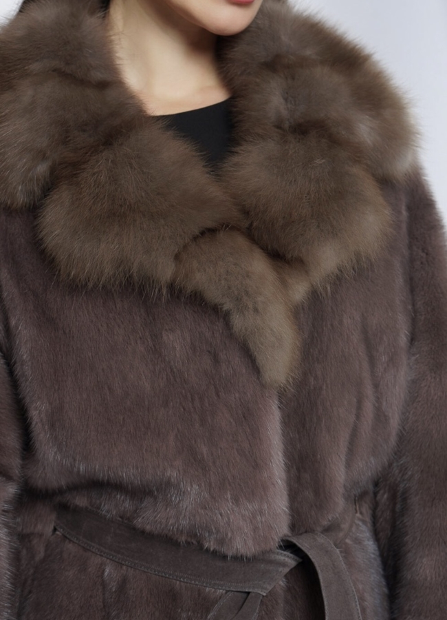 Шуба с английским воротником из куницы модель № 1205 в рассрочку