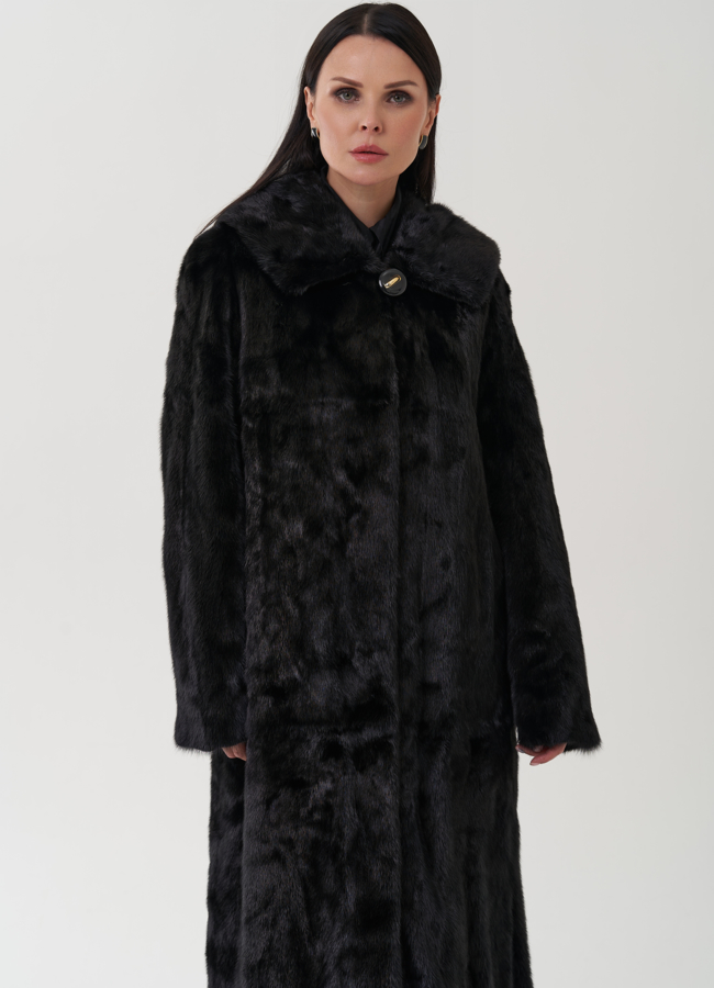 Шуба черного цвета с капюшоном модель № 25476 универмаг малина