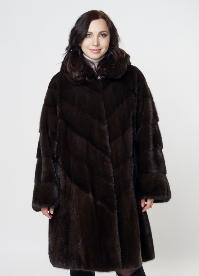 Шуба из скандинавской норки с капюшоном коричневого цвета модель № S-902 универмаг малина
