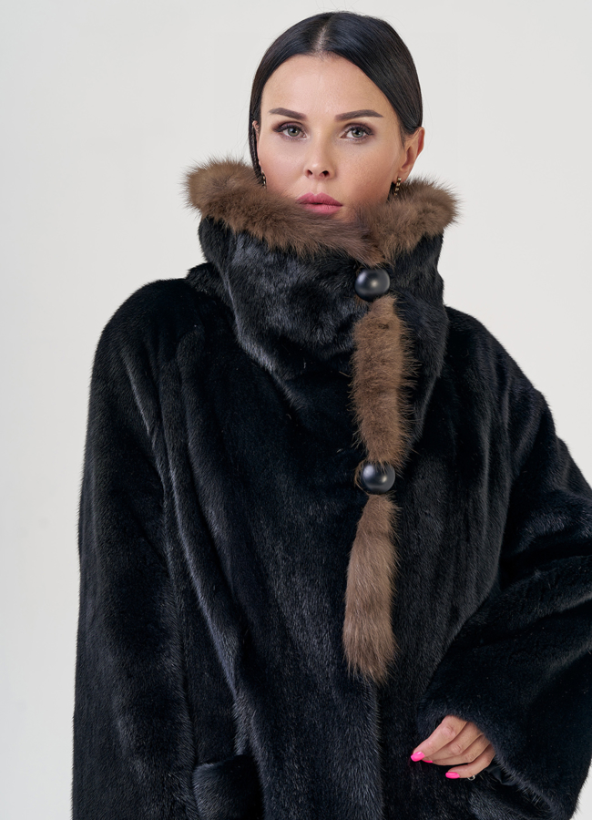 Длинная шуба  из скандинавской норки с куницей модель № 78741 универмаг малина